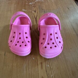 Toddler pink crocs size 7